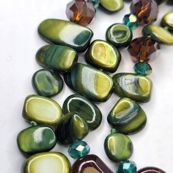 Mother of Pearl Bib Necklace in Green and Brown Shell Bead Chips Three Strand - Picture 9 of 12
